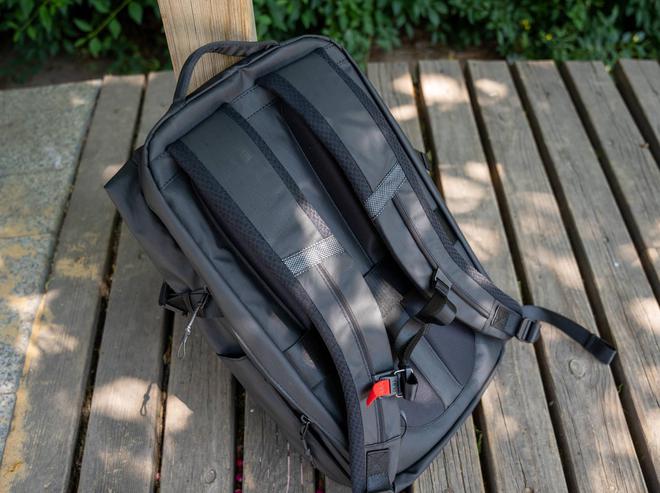 平替专业摄影包的新选择？地平线8号轻旅行机能包深度体验报告